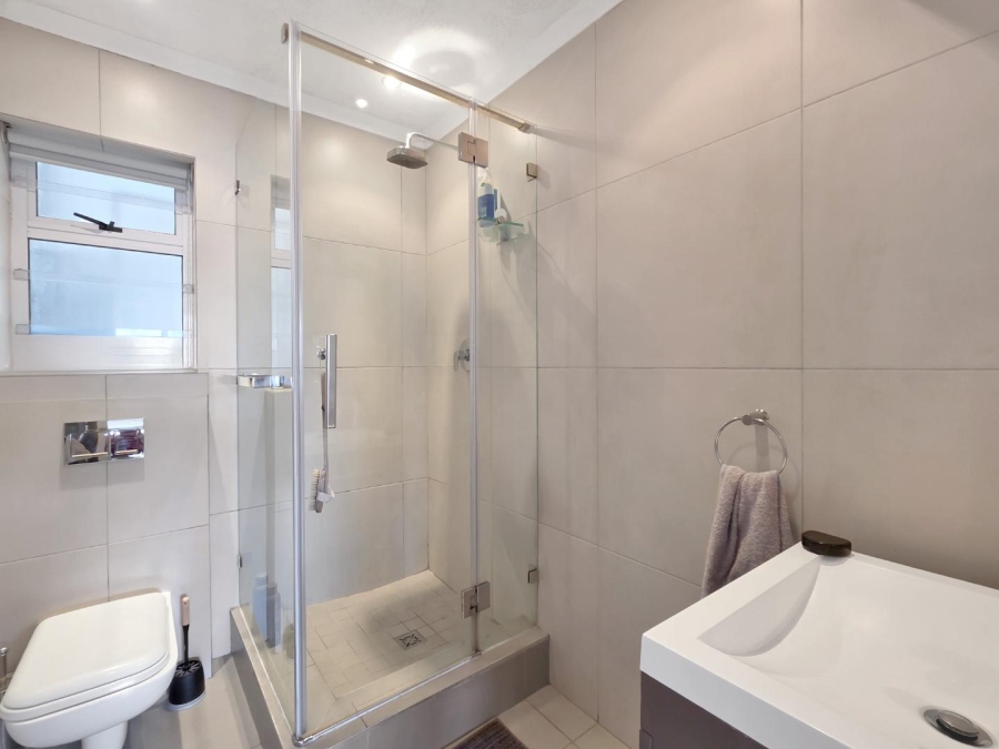 3 Bedroom Property for Sale in Sea Point Western Cape